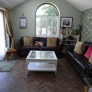 https://brook-lodge-country-cottage-doncaster.yorkshirehotels.net